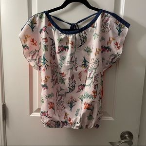 Plains and Prints XS blouse birds of paradise etc, white and orange